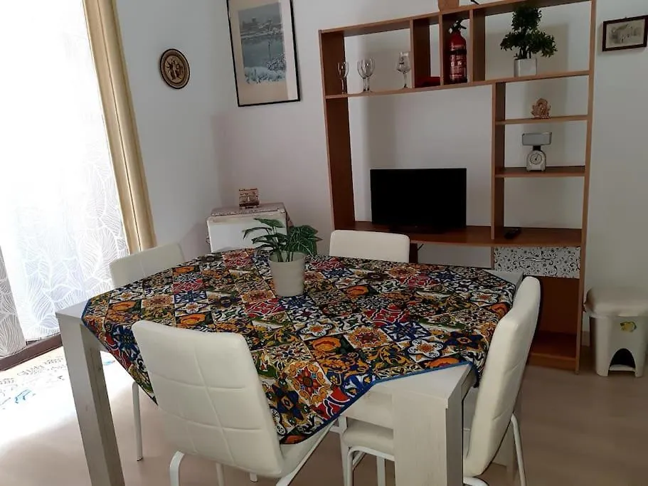 Ballarò room-1